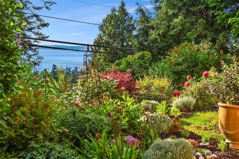 9326 California Avenue SW Seattle WA 98136