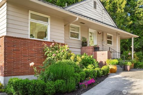 9326 California Avenue SW Seattle WA 98136