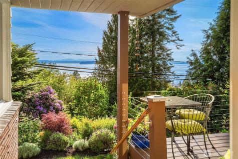 9326 California Avenue SW Seattle WA 98136
