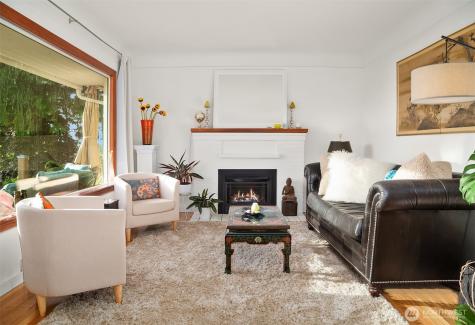 9326 California Avenue SW Seattle WA 98136