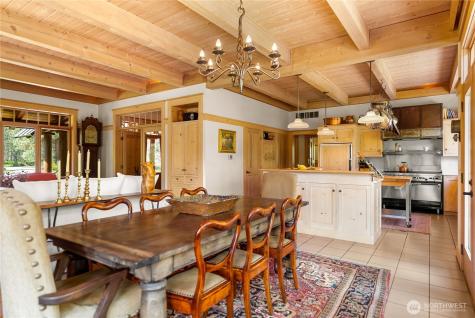 23 Green Road Winthrop WA 98862