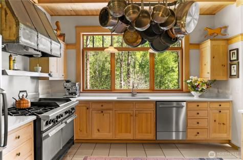 23 Green Road Winthrop WA 98862