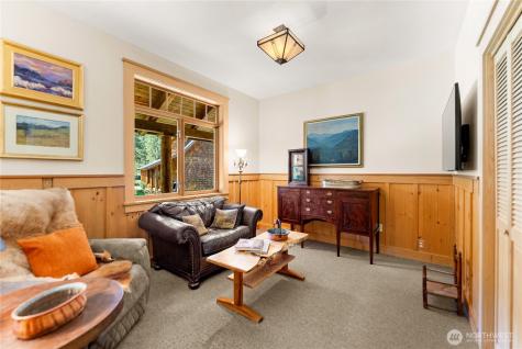 23 Green Road Winthrop WA 98862