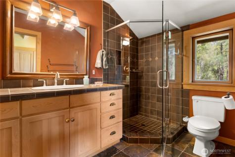 23 Green Road Winthrop WA 98862