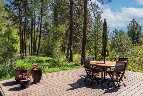 23 Green Road Winthrop WA 98862