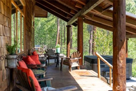 23 Green Road Winthrop WA 98862