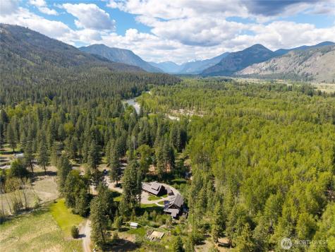 23 Green Road Winthrop WA 98862