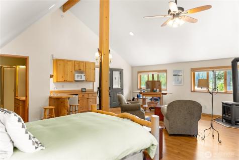 23 Green Road Winthrop WA 98862
