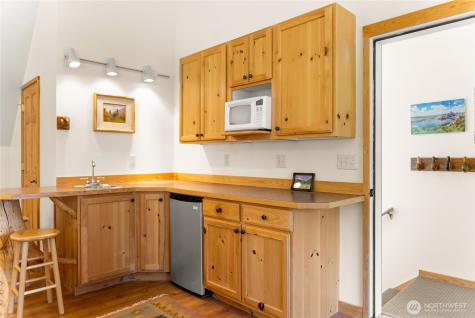 23 Green Road Winthrop WA 98862