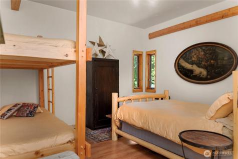 23 Green Road Winthrop WA 98862