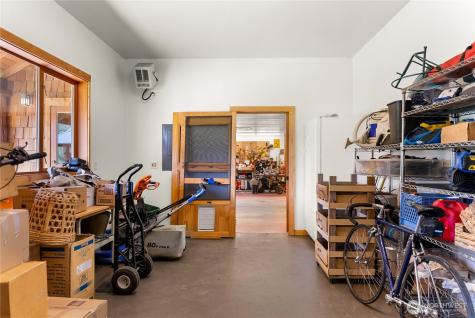 23 Green Road Winthrop WA 98862