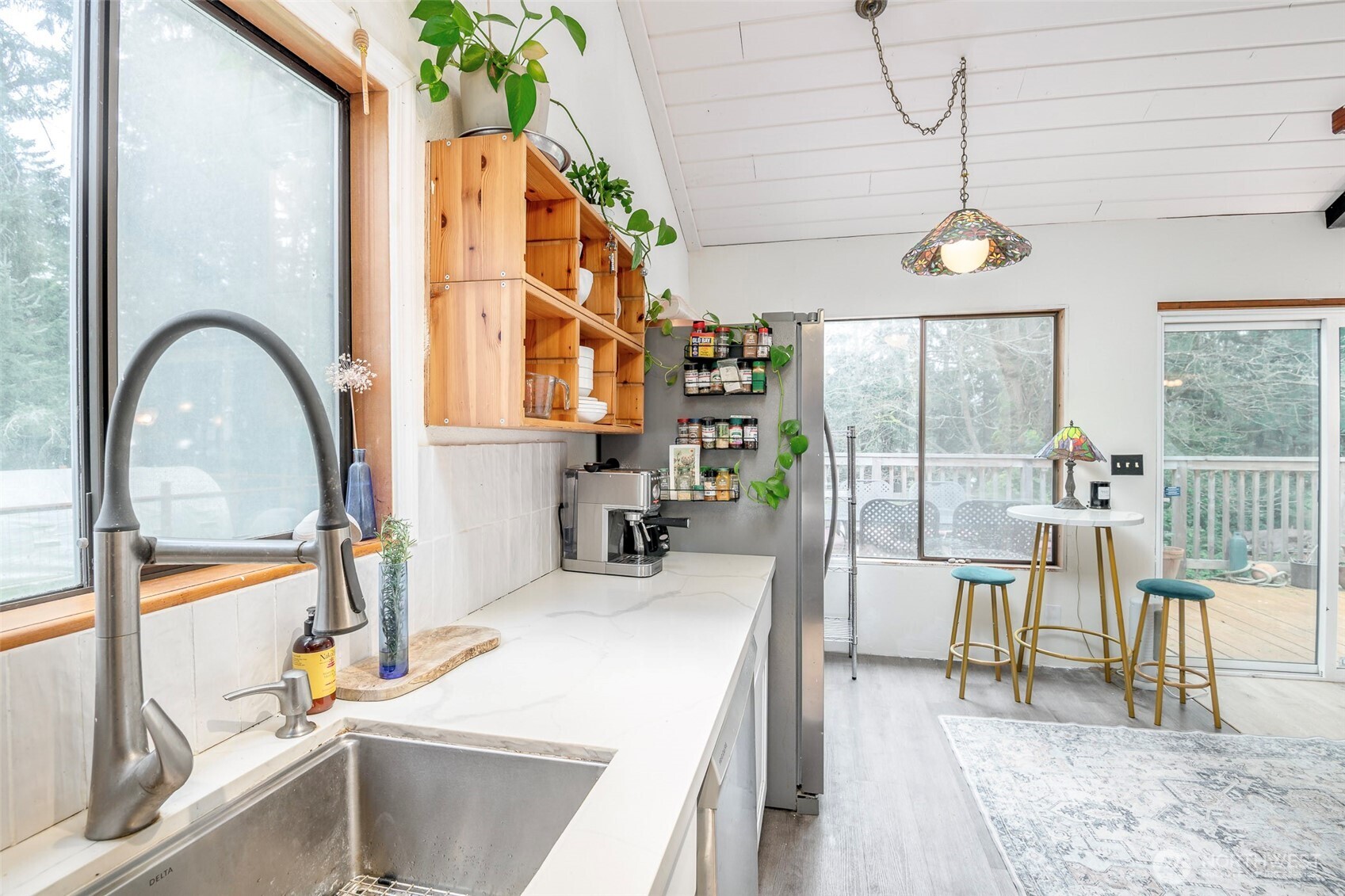 406 E Madrona Boulevard NW Lakebay WA 98349