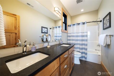 168 Jackrabbit Lane Chelan WA 98816