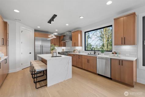 16068 SE 44th Court Bellevue WA 98006