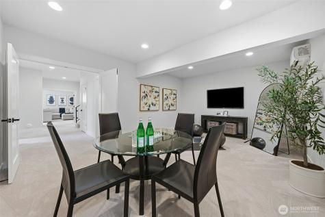 16068 SE 44th Court Bellevue WA 98006