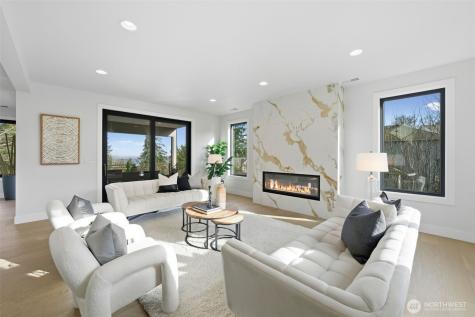 16068 SE 44th Court Bellevue WA 98006