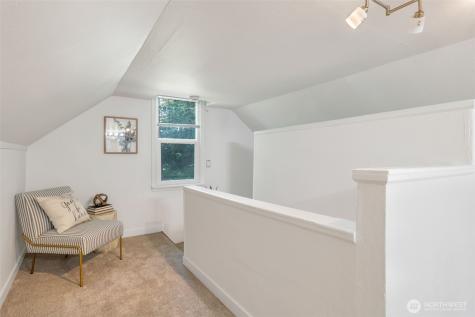 9827 22nd Avenue SW Seattle WA 98106