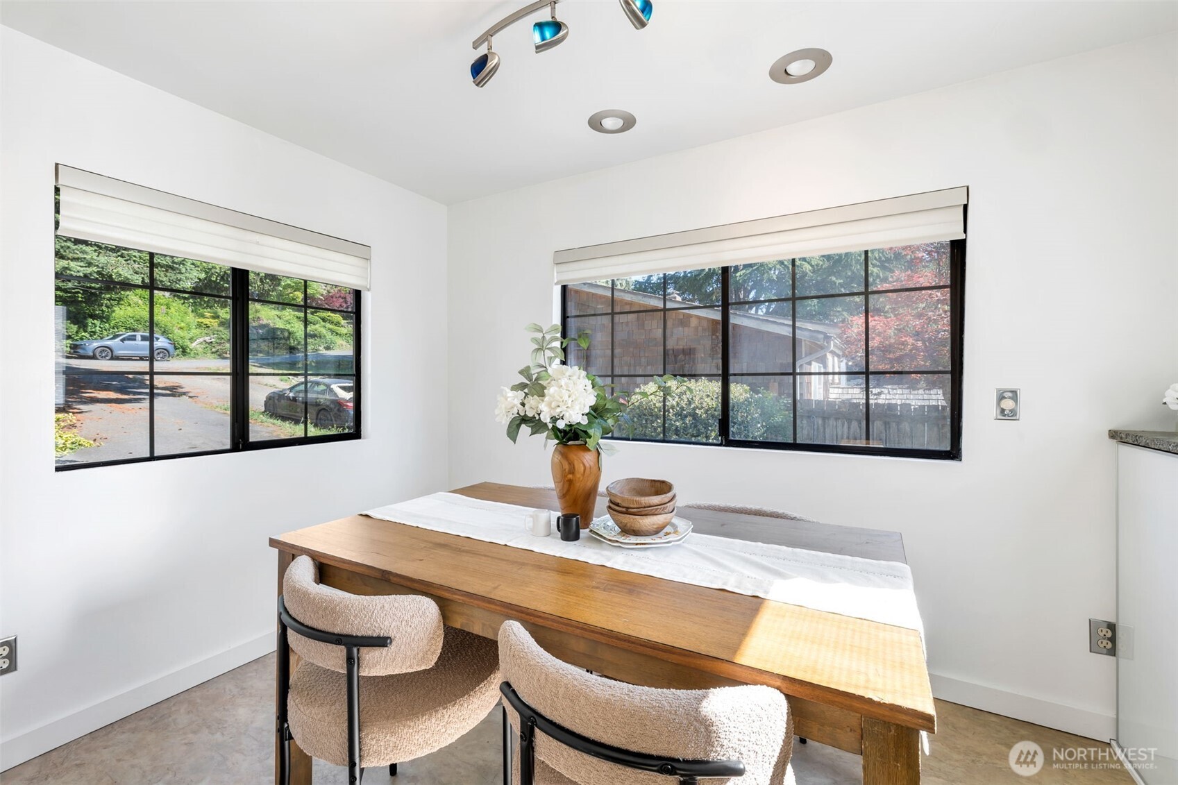 9827 22nd Avenue SW Seattle WA 98106