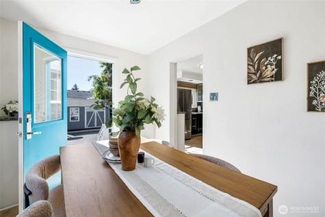 9827 22nd Avenue SW Seattle WA 98106