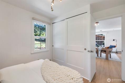 9827 22nd Avenue SW Seattle WA 98106