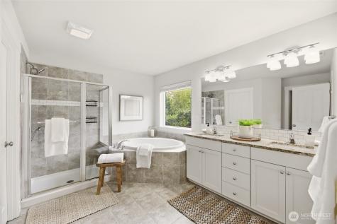 9649 15th Place SE Lake Stevens WA 98258