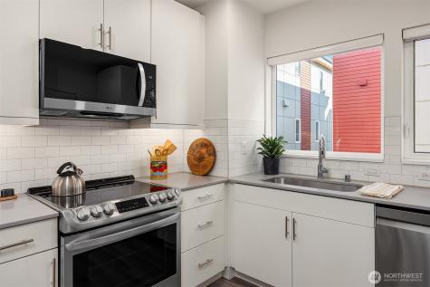 12526 15th Avenue NE Seattle WA 98125