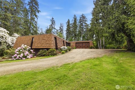 870 10TH Fox Island WA 98333