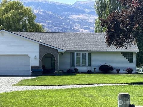 428 E Eastlake Road E Oroville WA 98844