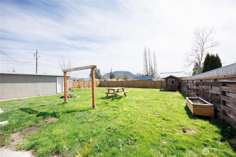 1534 E Section Street Mount Vernon WA 98274