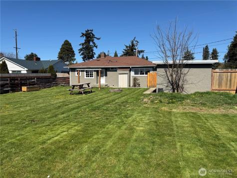 1534 E Section Street Mount Vernon WA 98274