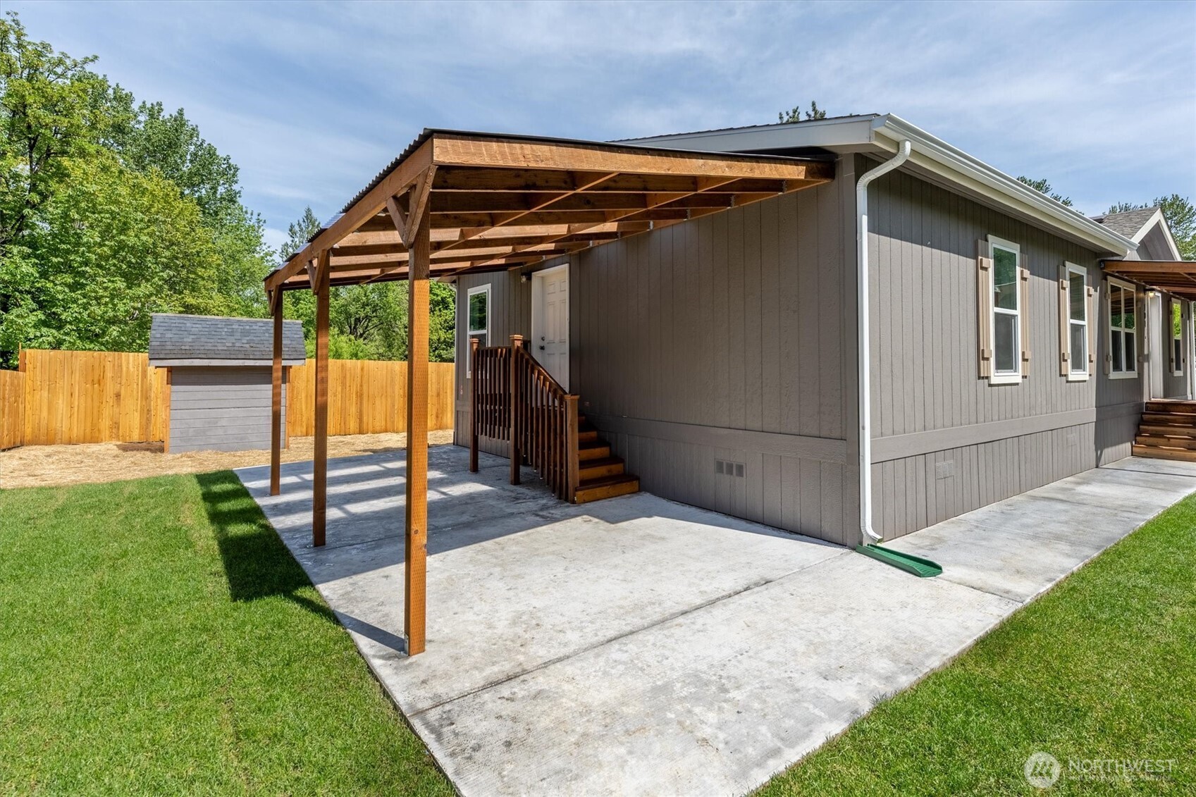 101 Sir Lancelot Drive Castle Rock WA 98611