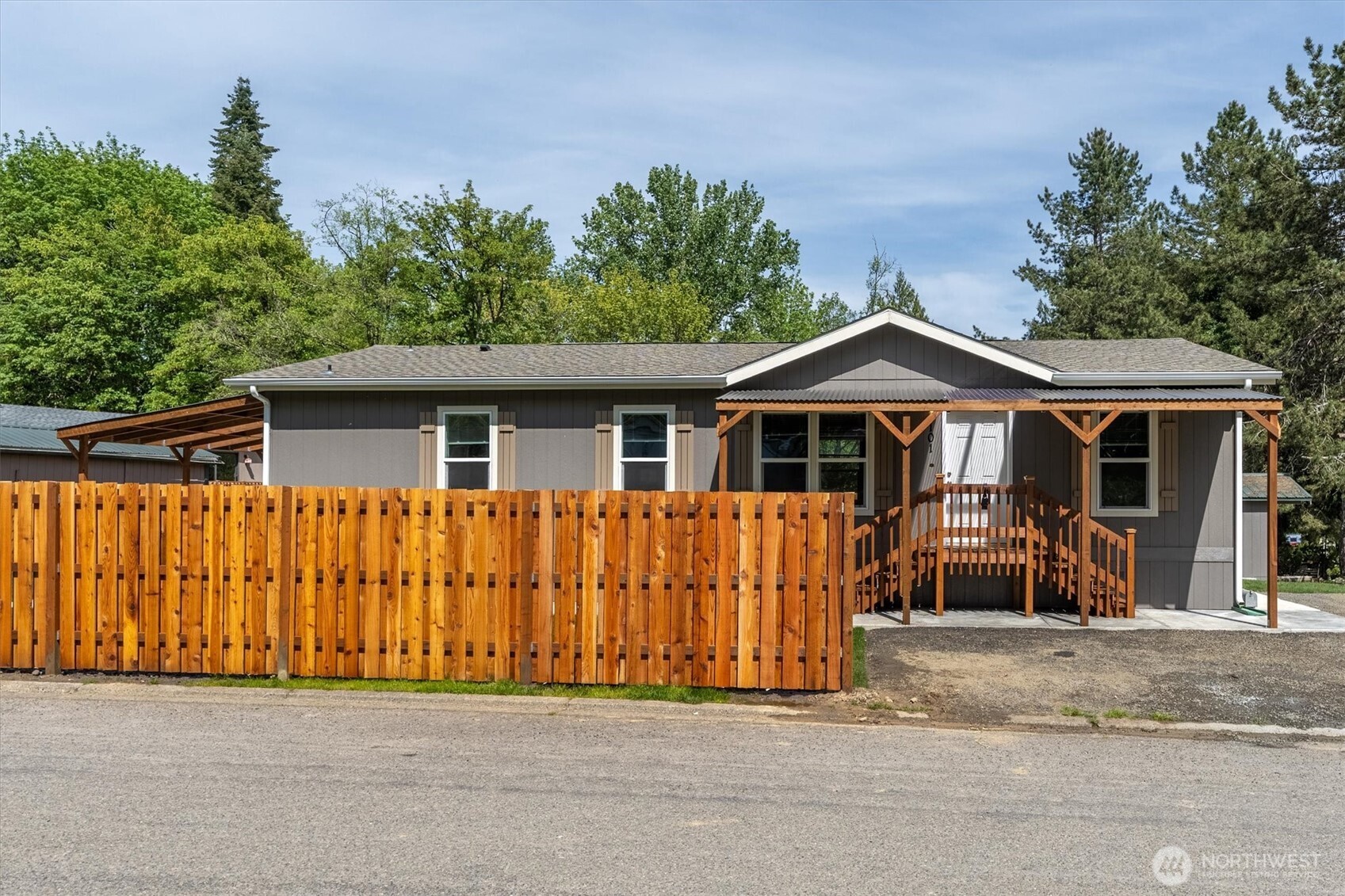 101 Sir Lancelot Drive Castle Rock WA 98611