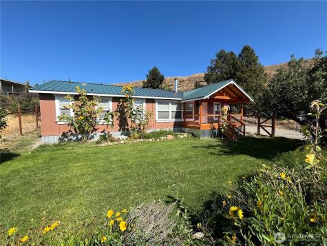 920 Castle Avenue Winthrop WA 98862