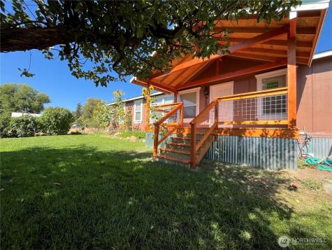 920 Castle Avenue Winthrop WA 98862