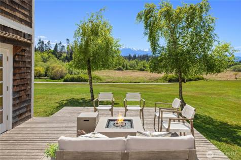 1744 Gasman Road Port Angeles WA 98362