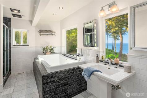1744 Gasman Road Port Angeles WA 98362