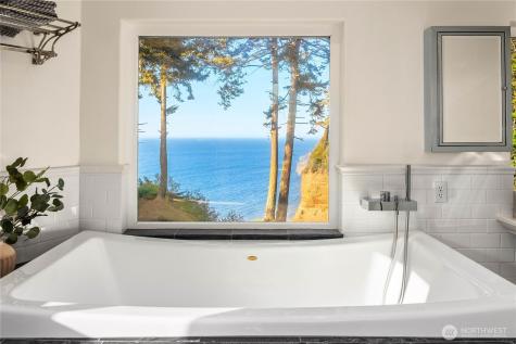 1744 Gasman Road Port Angeles WA 98362