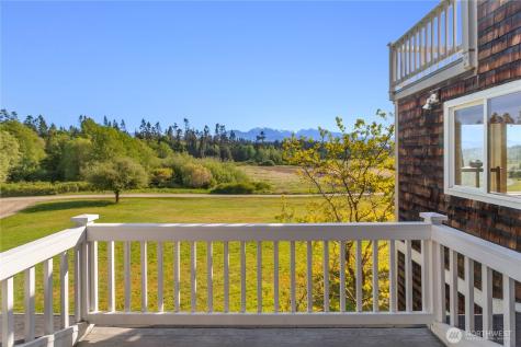 1744 Gasman Road Port Angeles WA 98362