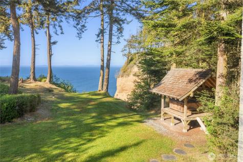 1744 Gasman Road Port Angeles WA 98362