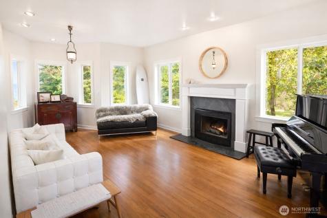 1744 Gasman Road Port Angeles WA 98362