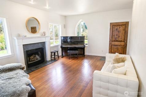 1744 Gasman Road Port Angeles WA 98362