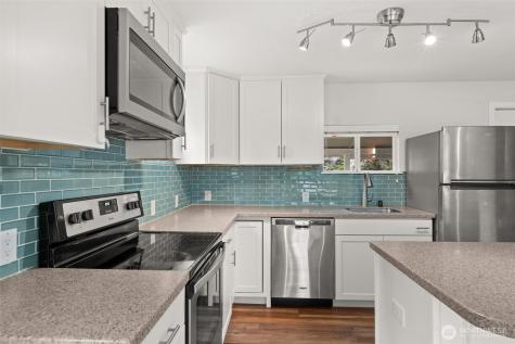 3502 Long Lake Drive SE Lacey WA 98503