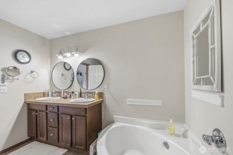 1804 Harborview Drive Aberdeen WA 98520