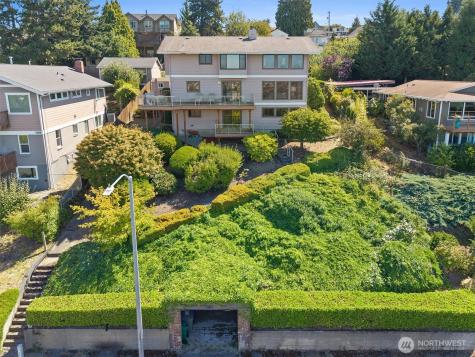 714 Cedar Renton WA 98057
