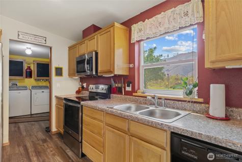 2560 Antione Creek Chelan WA 98816