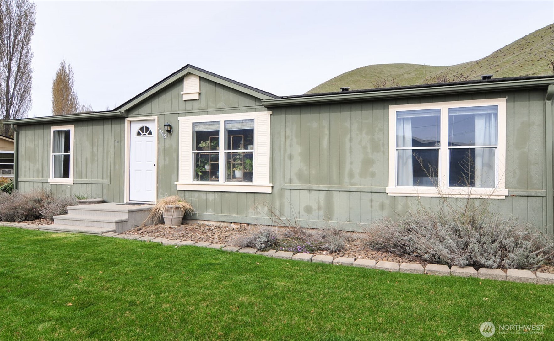 1698 Sunset Drive Wenatchee WA 98801