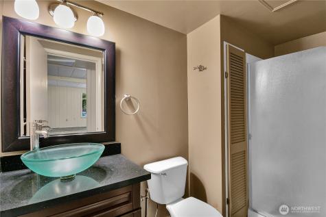 921 Sunset Way Bellevue WA 98004