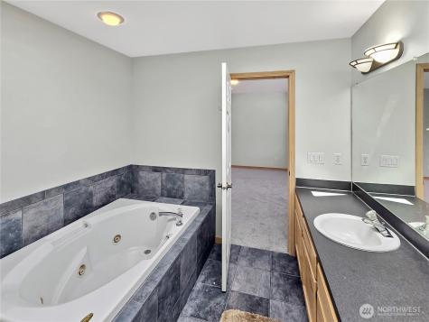 710 SW Echo Loop Oak Harbor WA 98277