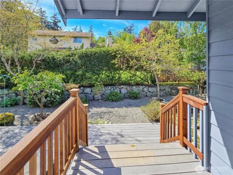 710 SW Echo Loop Oak Harbor WA 98277