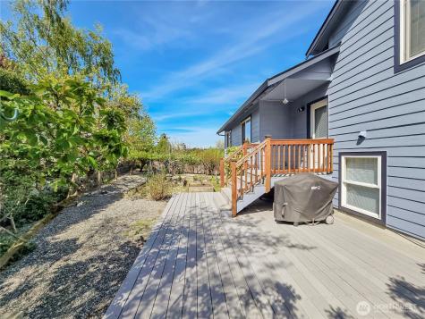 710 SW Echo Loop Oak Harbor WA 98277